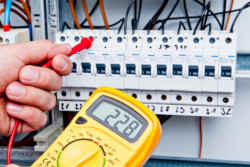 electrical-voltage-metering 250x167x96dpi.jpg (46500 bytes)